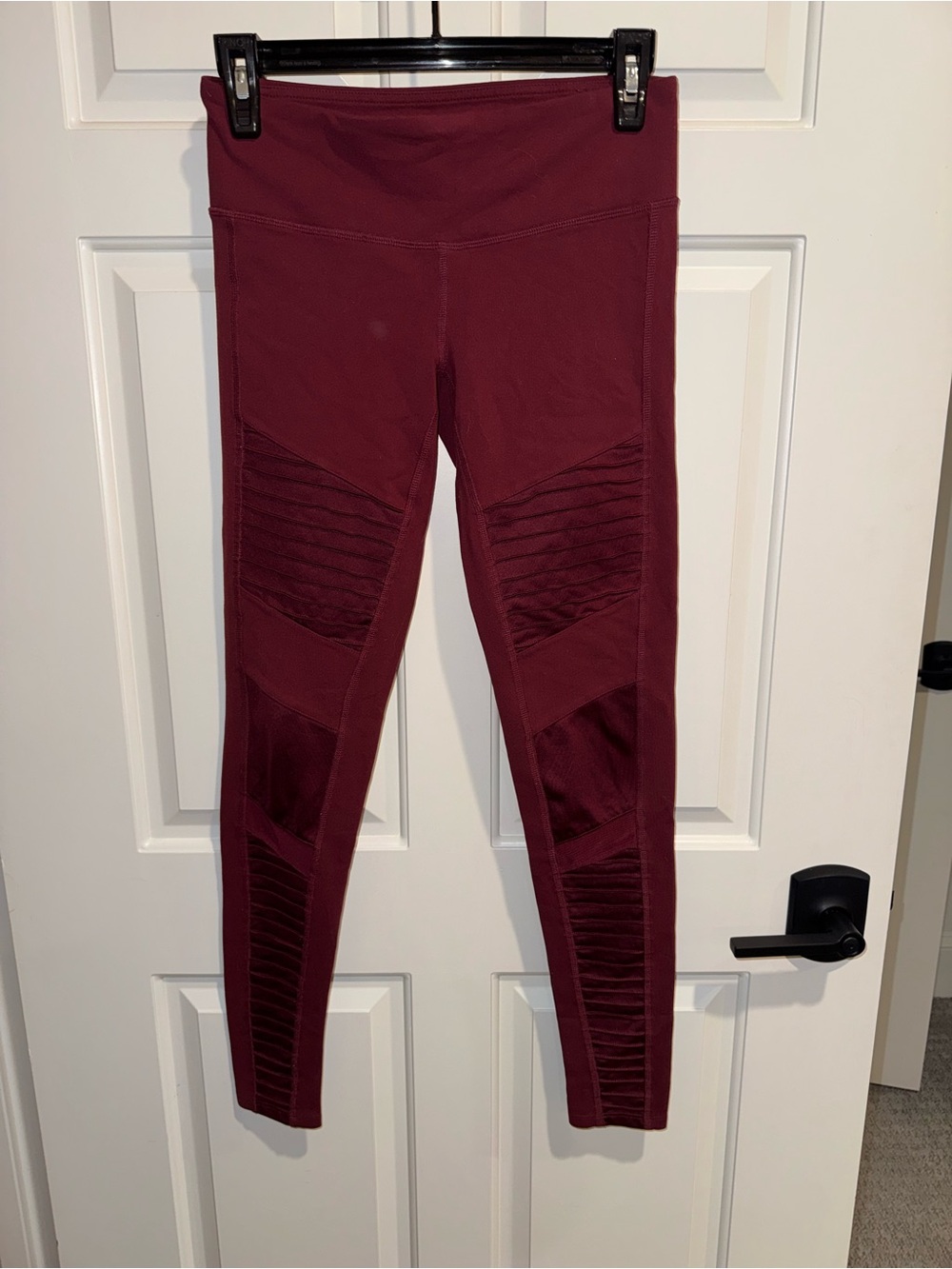 ALO Yoga Burgundy Ribbed Detail Leggings